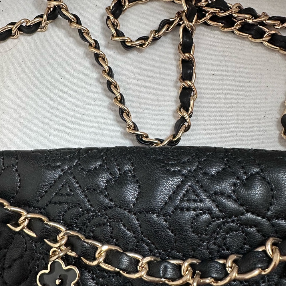 Aldo Black Quilted Shoulder Bag with Gold Chain - Picture 3 of 13